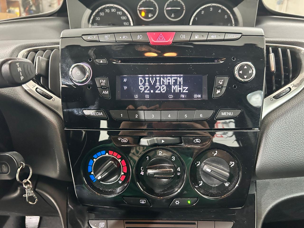 Lancia Ypsilon 1.2 69 CV 5 porte GPL Ecochic Gold