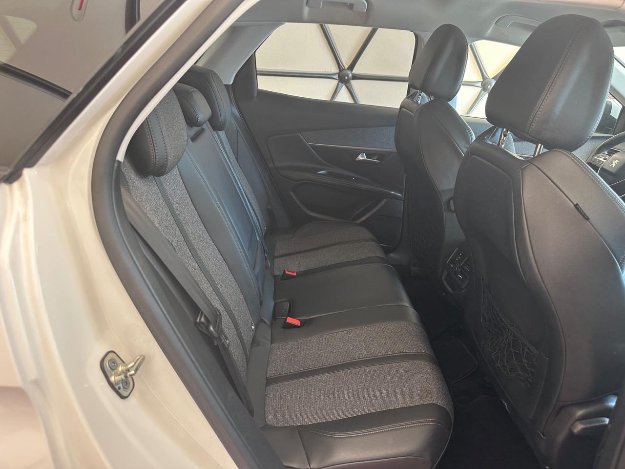 Peugeot 3008 BlueHDi 130 S&S Allure