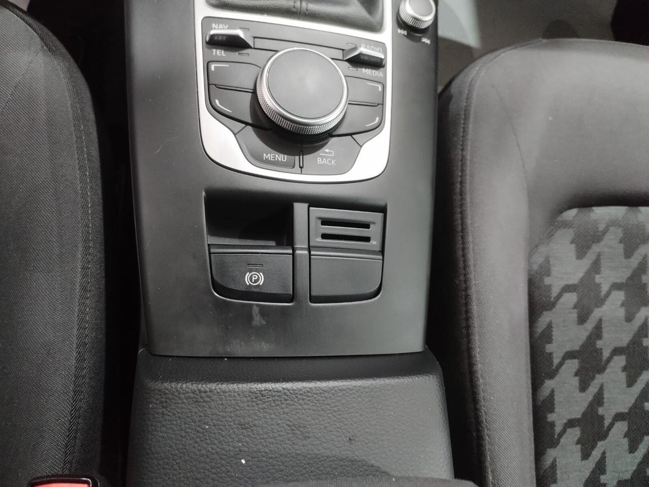 Audi A3 SPB 1.6 TDI clean diesel Attraction Ultra