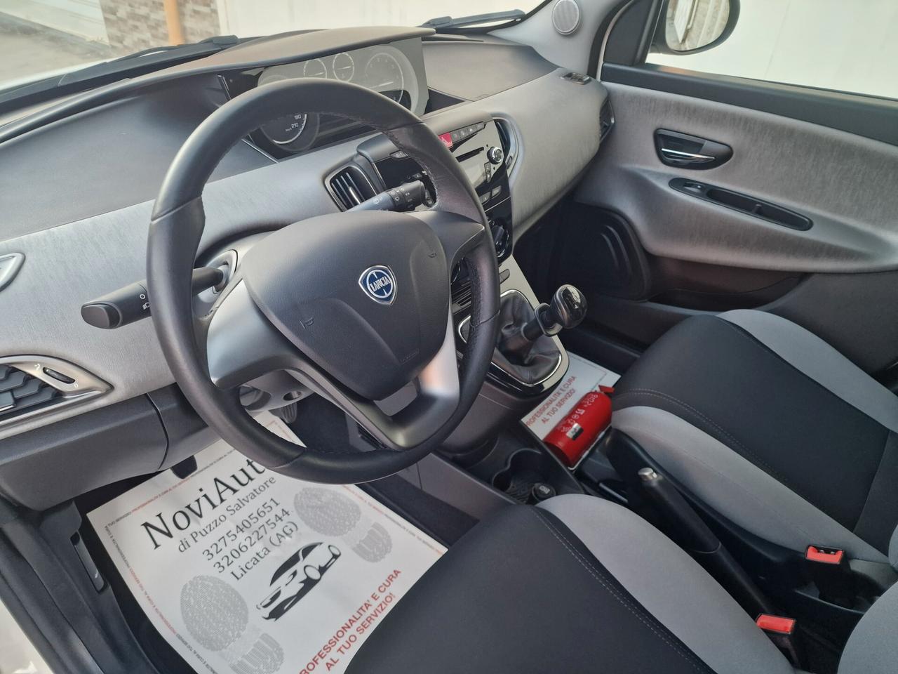 Lancia Ypsilon 1.2 69 CV Unyca