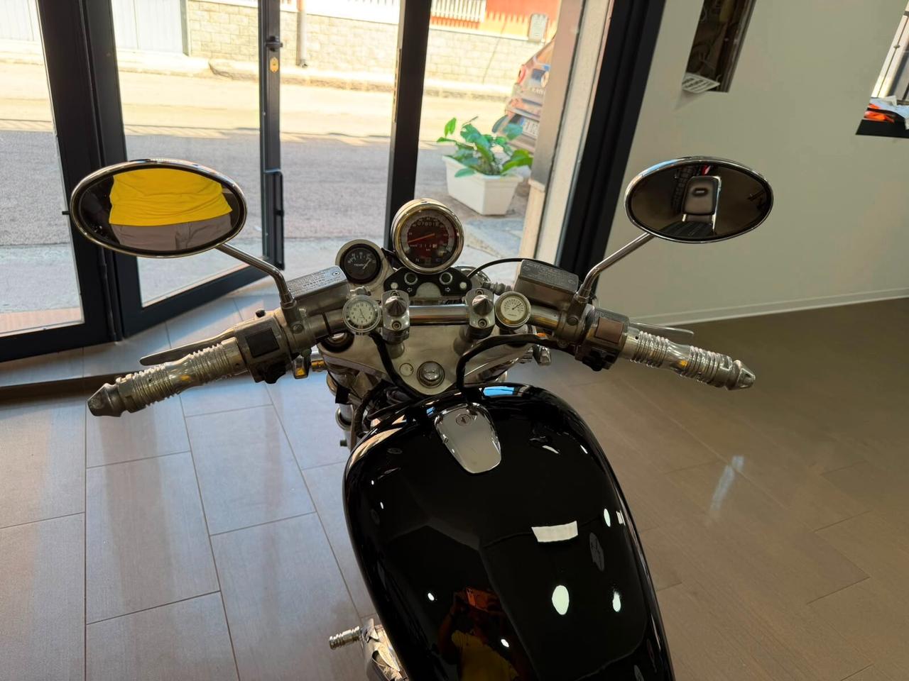 Suzuki Intruder 800