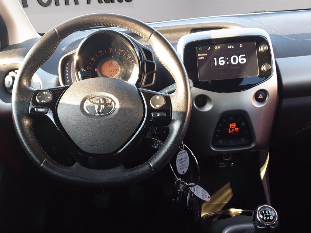 TOYOTA Aygo 5p 1.0 x-play tss del 2018
