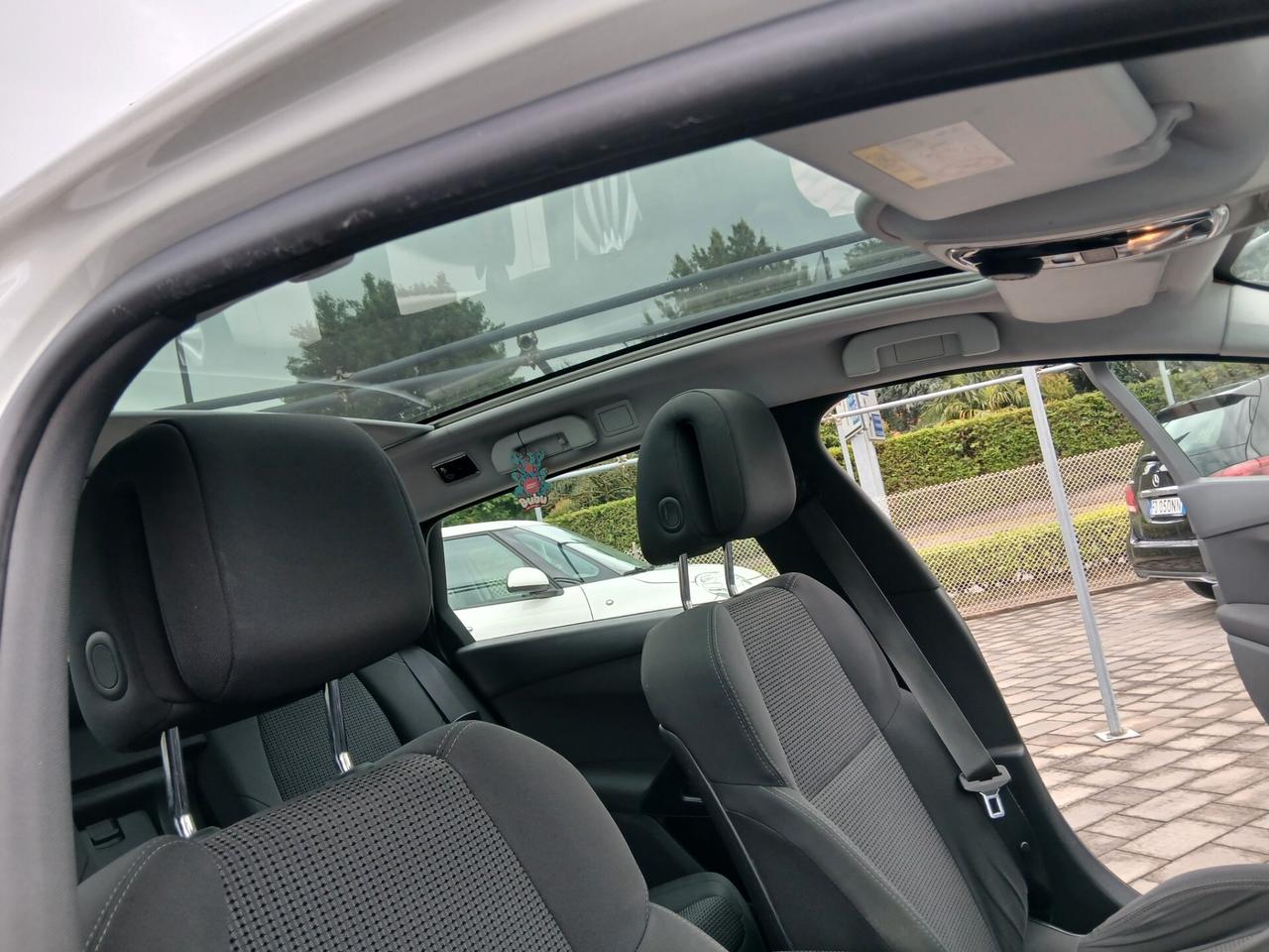 Peugeot 508 BlueHDi 150 S&S SW Allure la guidi a € 170 mese