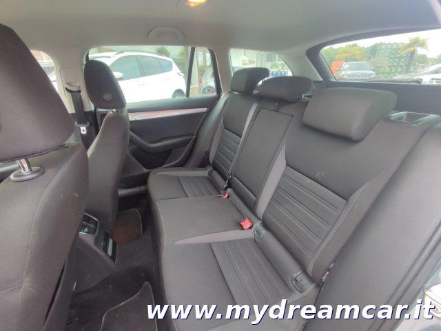 SKODA Octavia 1.5 DSG Wagon Ambition G-Tec