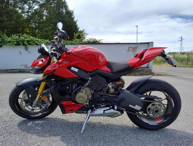 DUCATI Streetfighter V4S