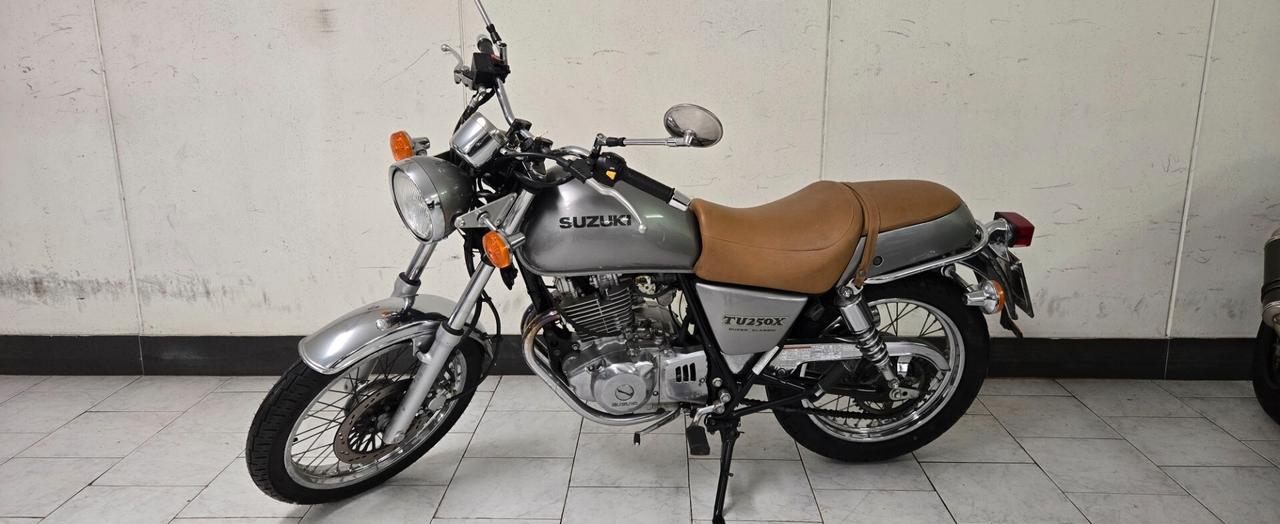 Suzuki TU 250 X NAKED