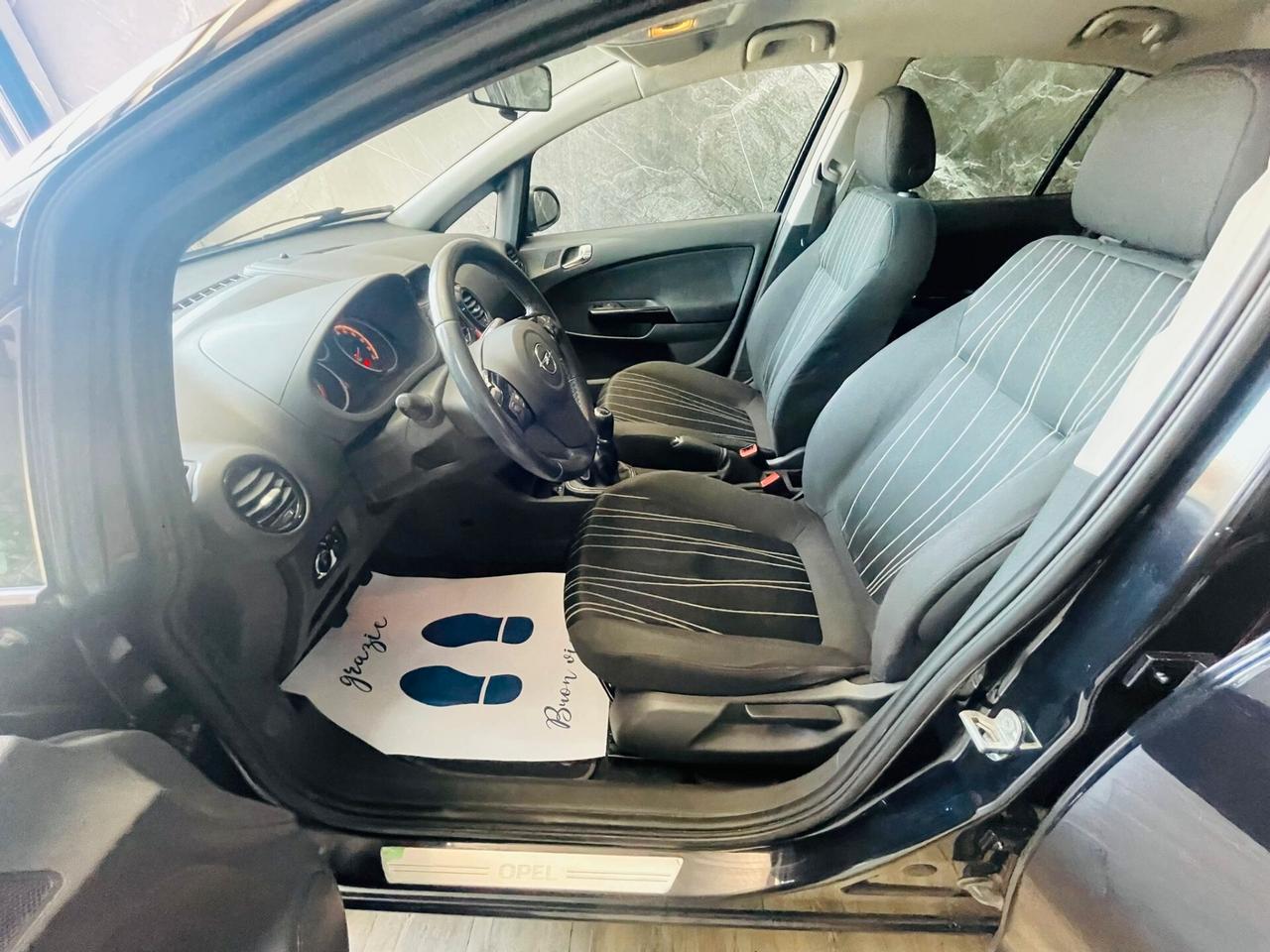Opel Corsa 1.2 5 porte Cosmo