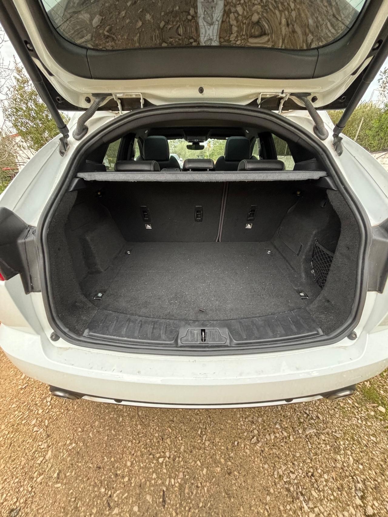 Jaguar E-Pace 2.0D 150 CV AWD aut. R-Dynamic S