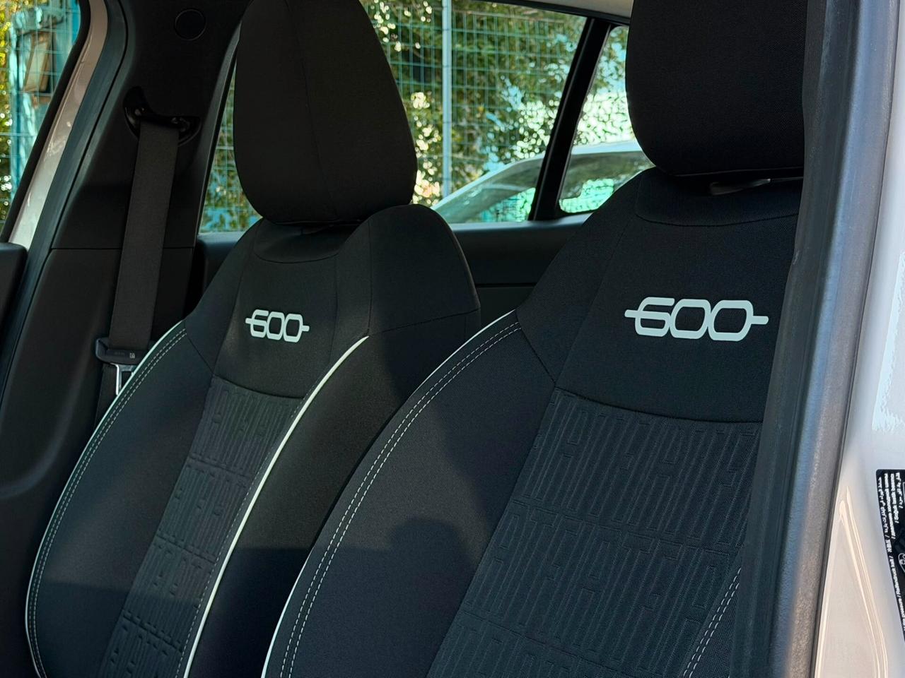 Fiat 600 Hybrid 110 CV DCT MHEV Business
