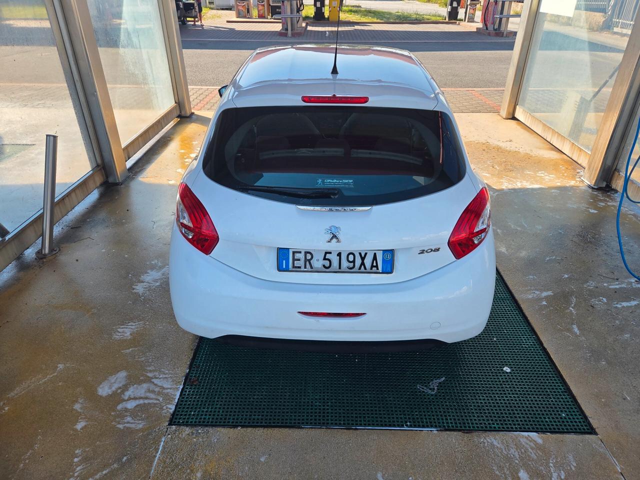 Peugeot 208 1.4 HDi 68 CV 5 porte 2013