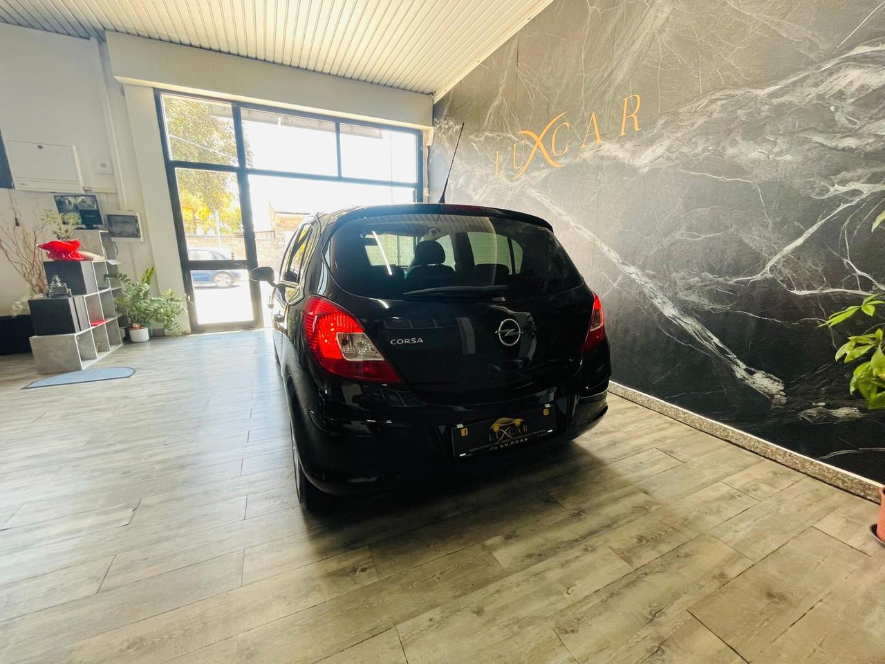 Opel Corsa 1.2 5 porte Cosmo