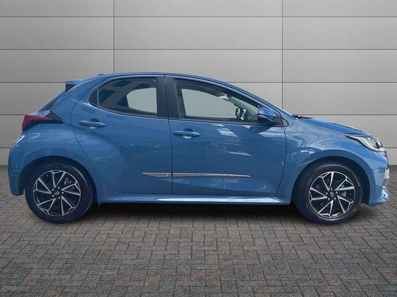Toyota Yaris Hybrid Trend MY22
