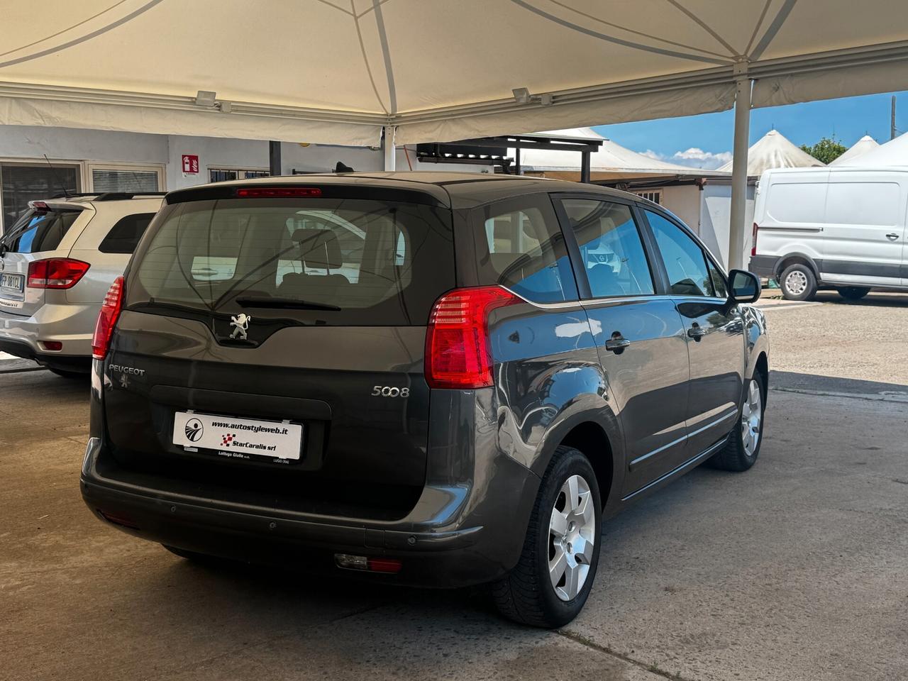 Peugeot 5008 1.6 HDi 115CV Access 7 POSTI - 2013