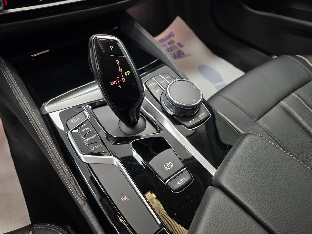 Bmw 530d xDrive Luxury 265cv con 11.000km PARI A NUOVO!!