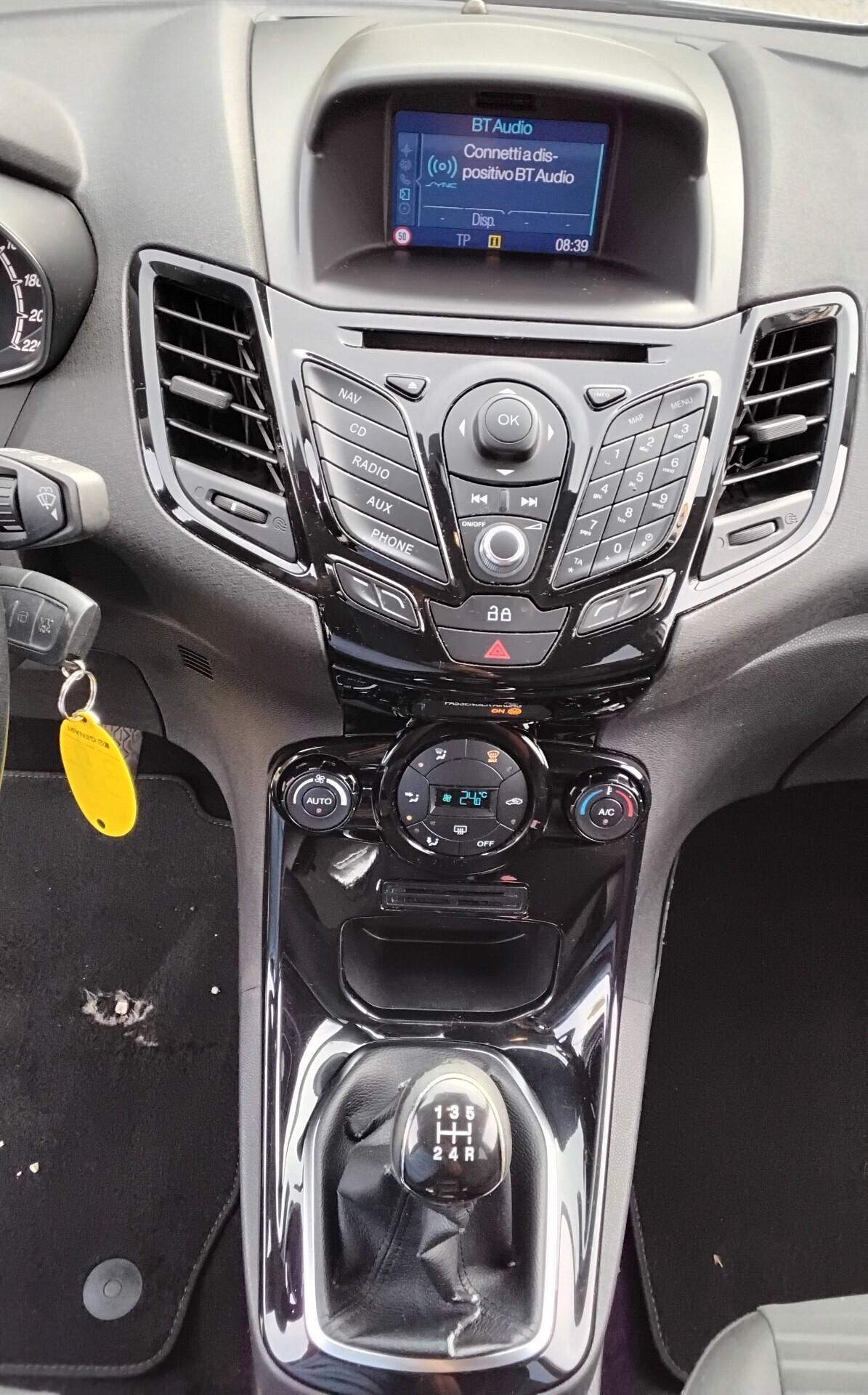 Ford Fiesta 1.5 TDCi 75CV 5 porte Titanium