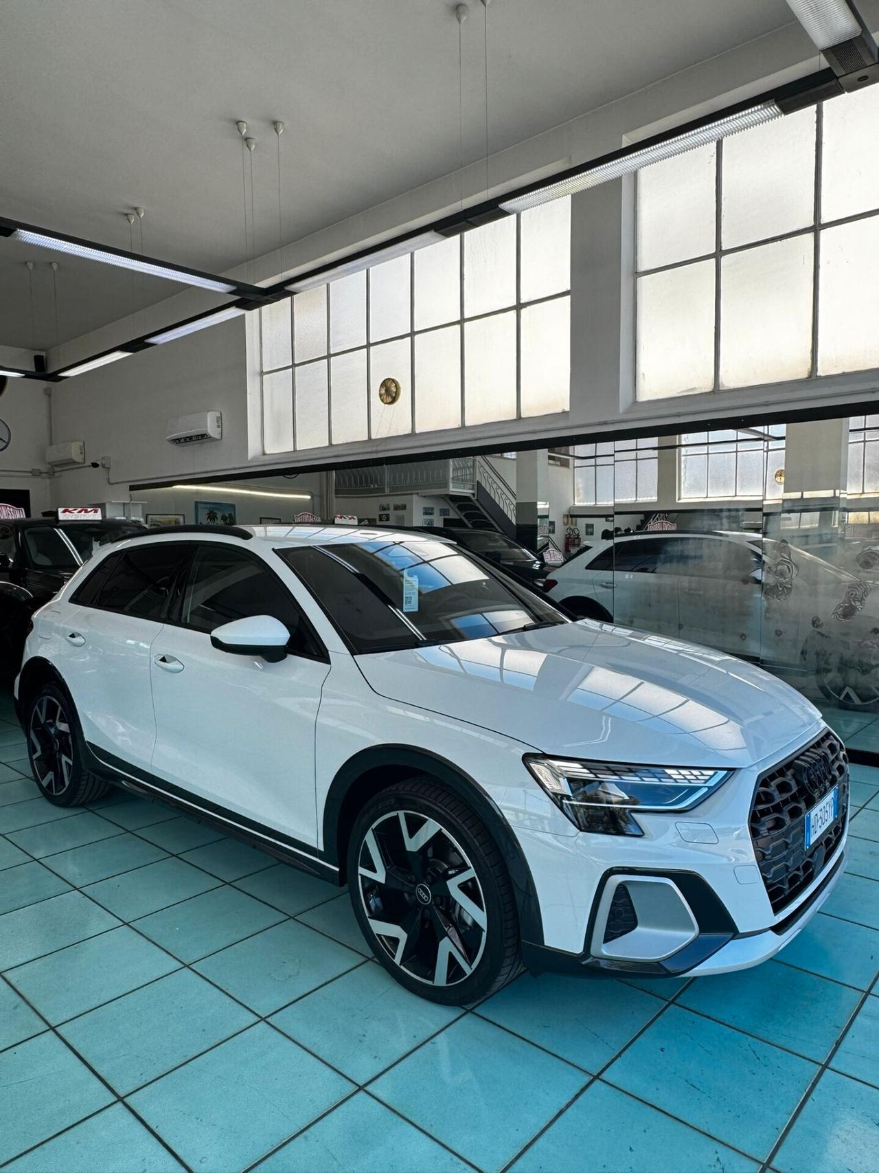 Audi A3 allstreet TDI 110 kW S tronic Identity Contrast