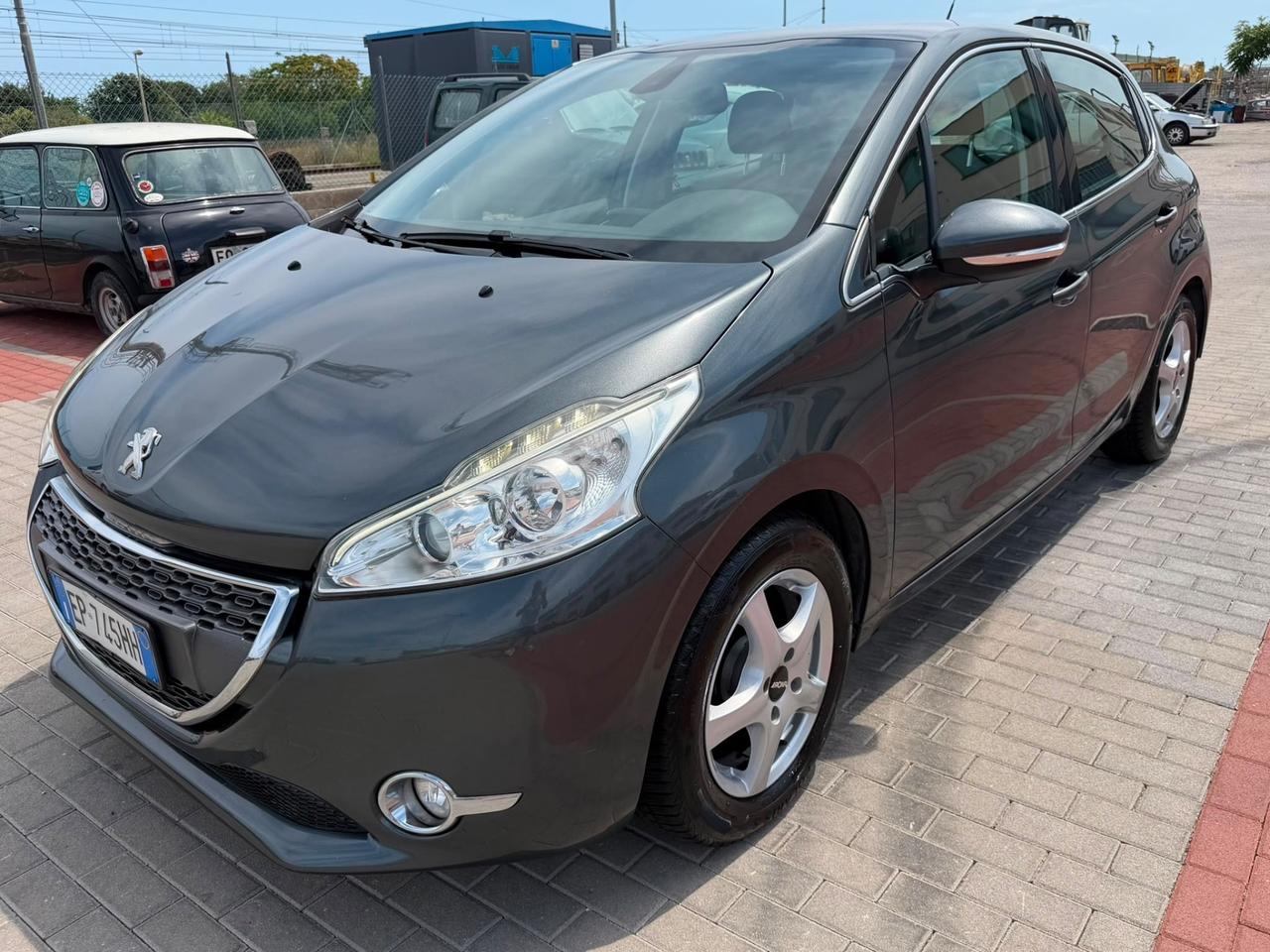 Peugeot 208 1.4 HDi 68 CV 5 porte Business
