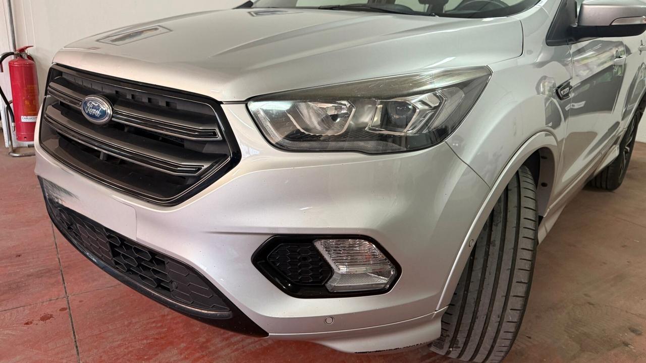 Ford Kuga 1.5 TDCI 120 CV S&S 2WD ST-Line