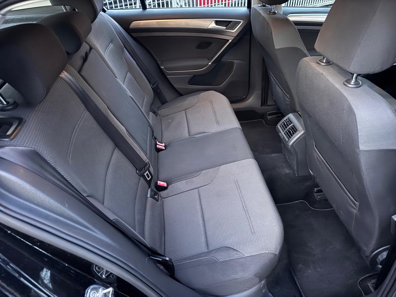 VW Golf 1.6 TDI 5p. Highline neopaten garanzia 12 mesi