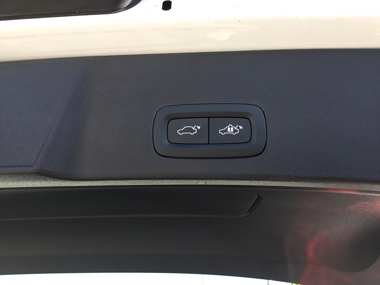 Volvo XC40 B3 automatico Core