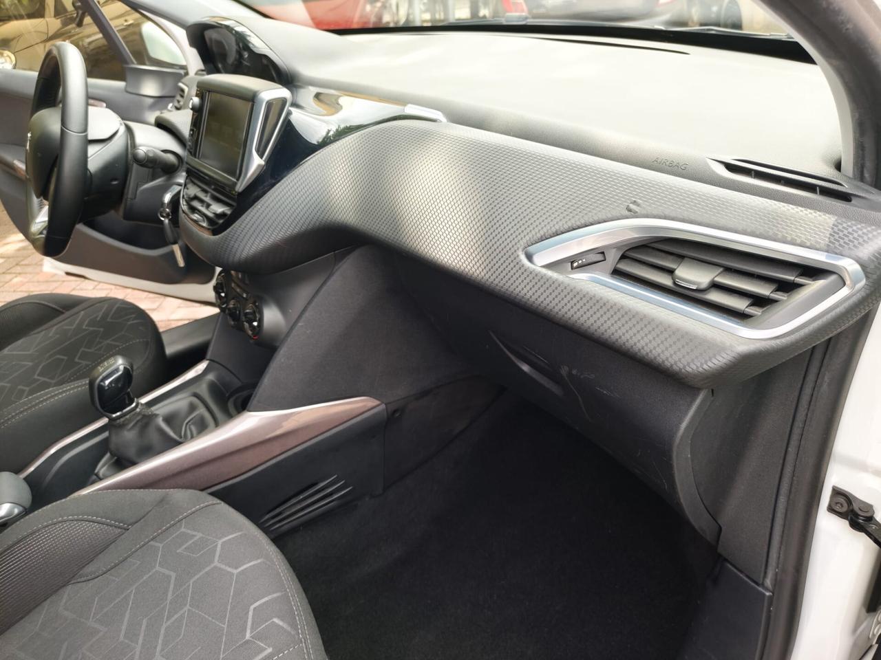 Peugeot 2008 BlueHDi 100 Allure EURO 6B