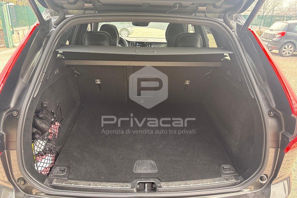 VOLVO XC60 B4 Geartronic R-design