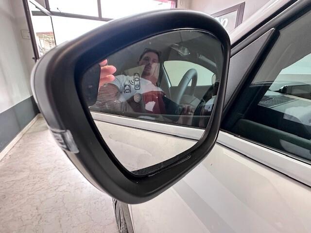 Lancia Ypsilon Hybrid e-DCT LX KM0 2026