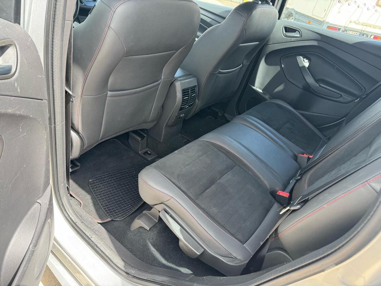 Ford Kuga 1.5 TDCI 120 CV S&S 2WD ST-Line