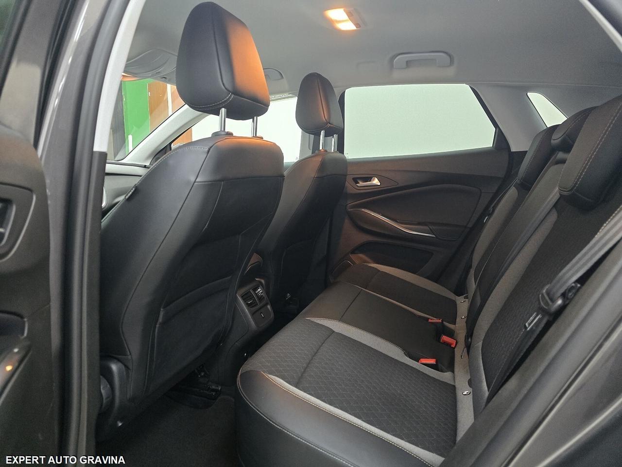 OPEL GRANDLAND 1.6cc 225cv HYBRID PLUG-IN