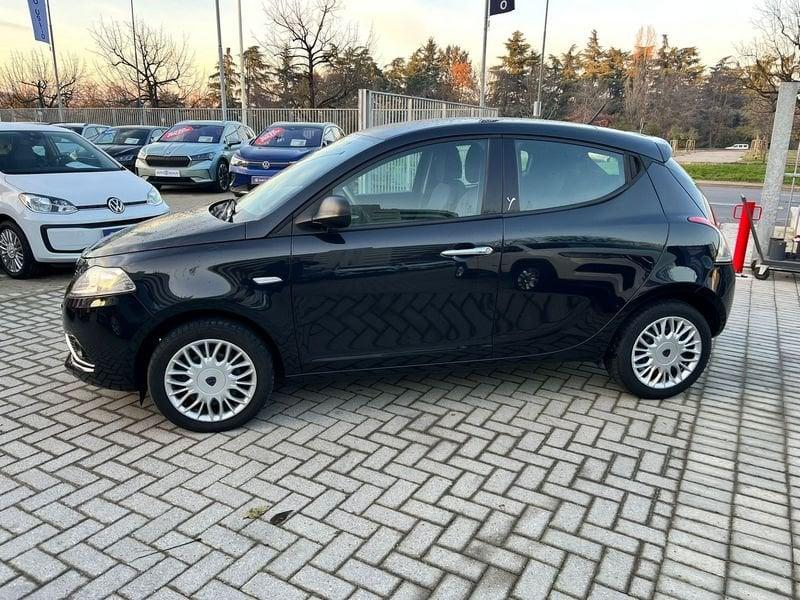 Lancia Ypsilon 1.2 69 CV 5 porte Silver