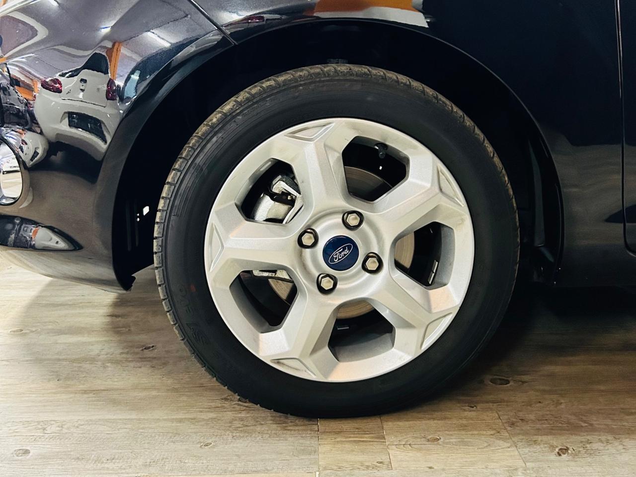 FORD FIESTA 1.4 TDCi CON SOLI 16.603 KM IN CONDIZIONI DA VETRINA.