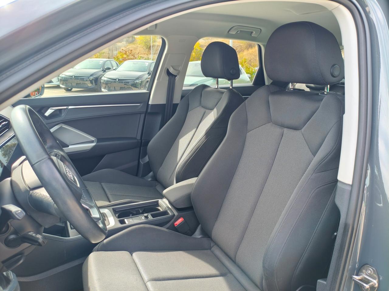 Audi Q3 35 TDI S tronic Business