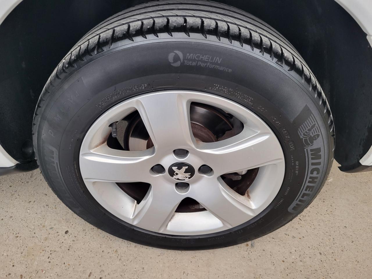 Peugeot 3008 BlueHDi 120 S&S Business