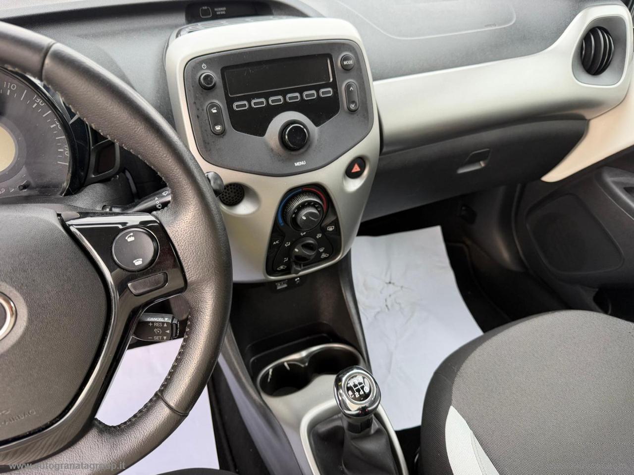 TOYOTA Aygo 1.0 VVT-i 69 CV 5p. x-cool IDEALE PER NEOPATENTATI