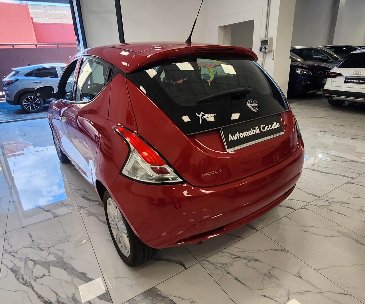 Lancia Ypsilon 1.2 69 CV 5 porte Platinum