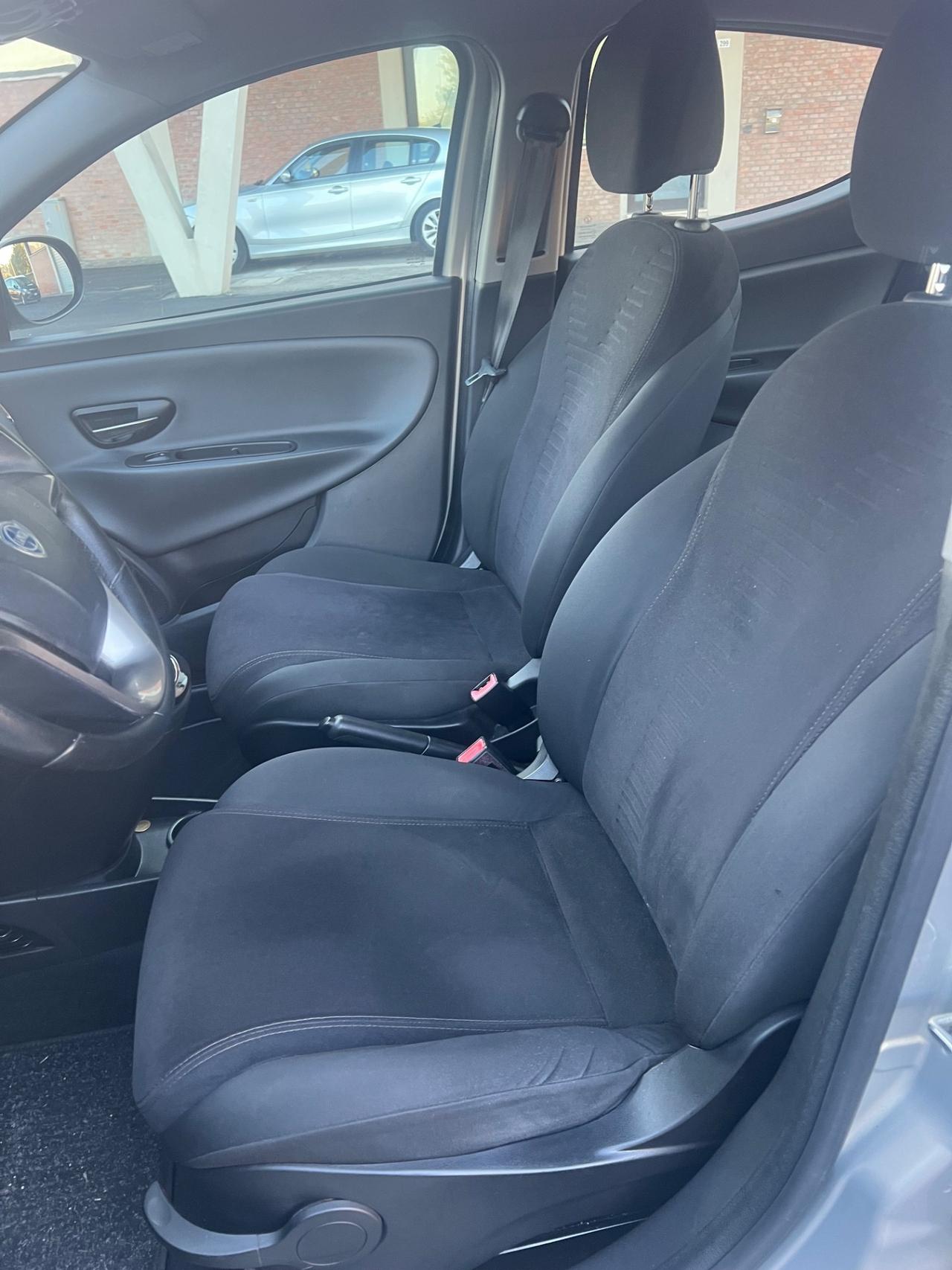 Lancia Ypsilon 0.9 TwinAir 85 CV 5 porte Metano Ecochic Gold