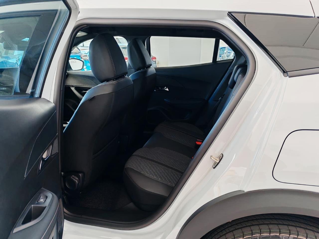 Peugeot 2008 1.2 100cv Allure KM ZERO 2025