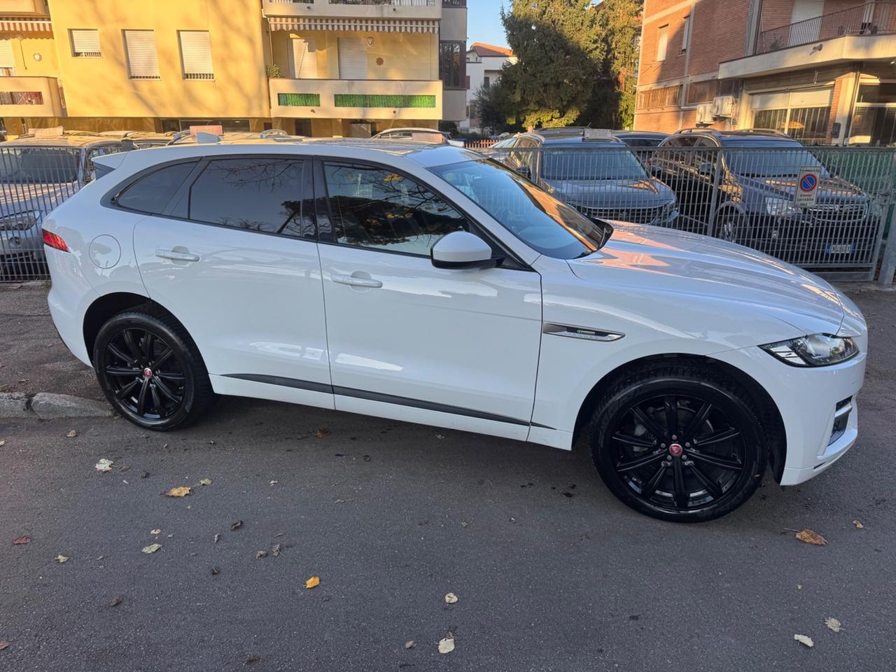 Jaguar F-Pace 2.0 D 180 CV AWD R-Sport garanzia 12 m