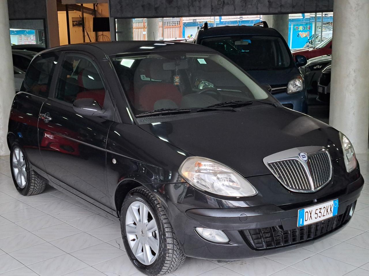 Lancia Ypsilon 1.3 MJT 75 CV Oro