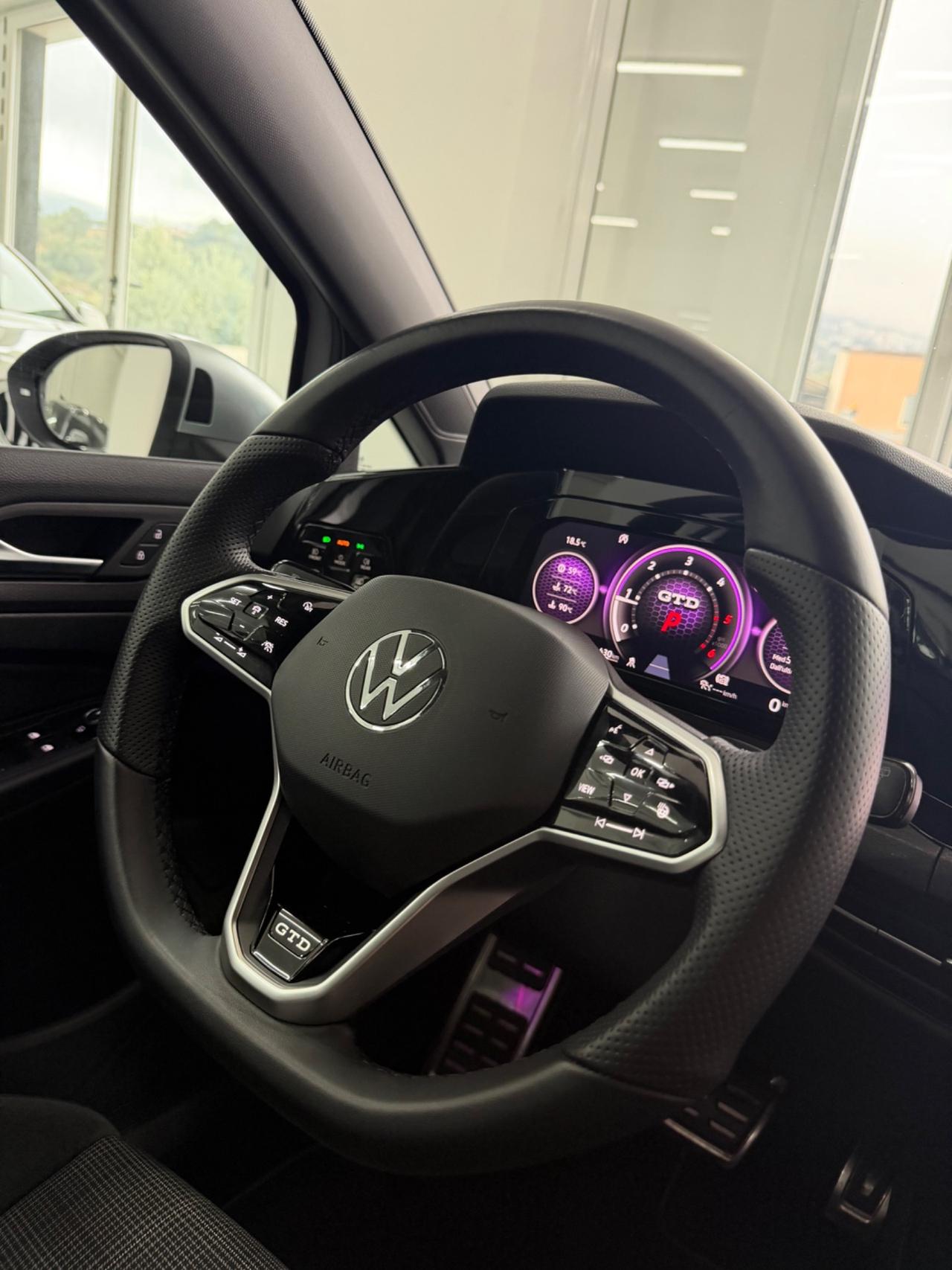 VW GOLF 8 2.0 200 Cv DSG GTD FINANZIABILE