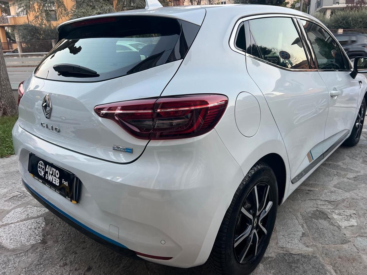 RENAULT CLIO HYBRID E-TECH RS LINE 140cv NEOPAT