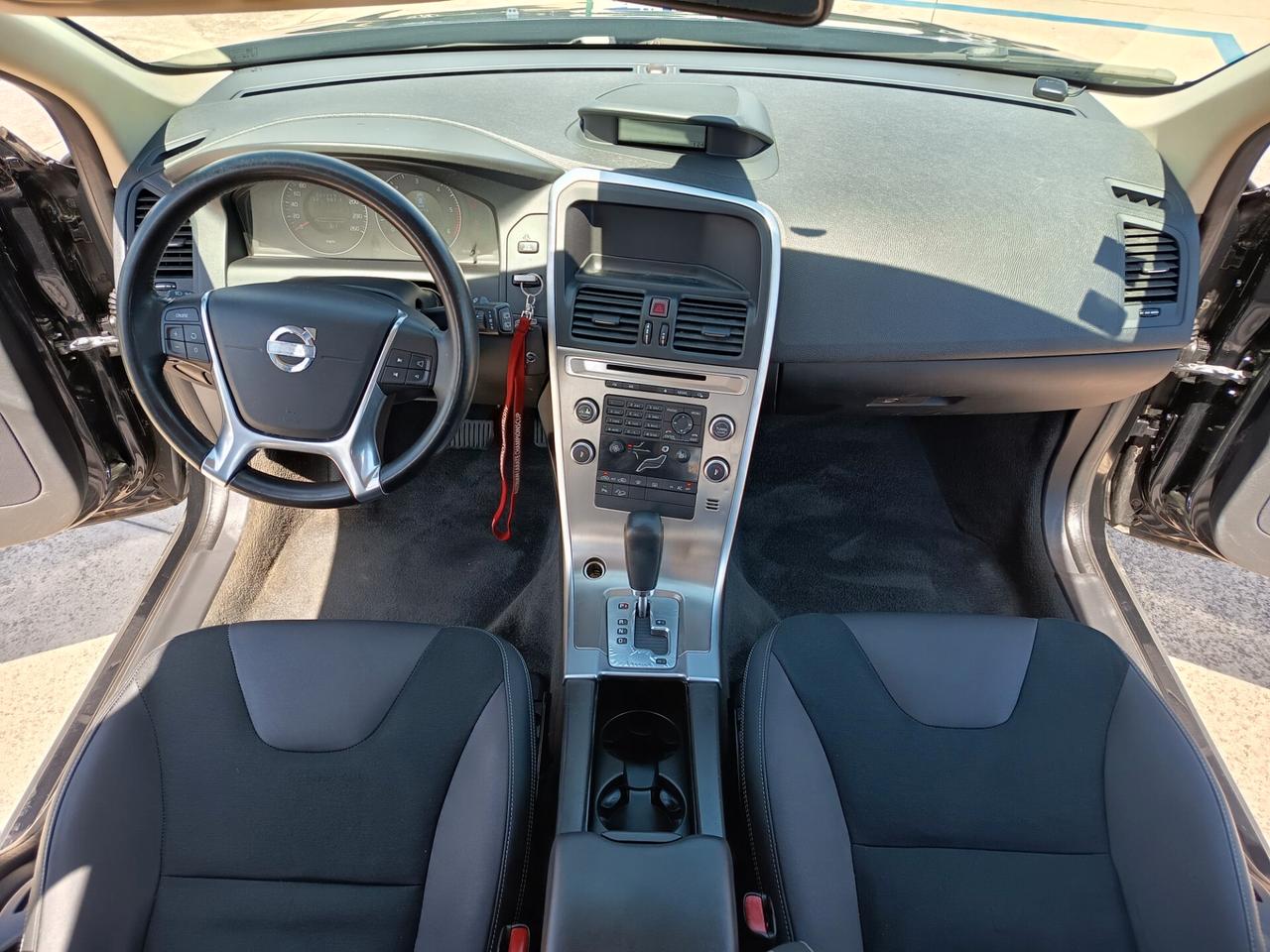 Volvo XC 60 XC60 D5 AWD Geartronic Kinetic