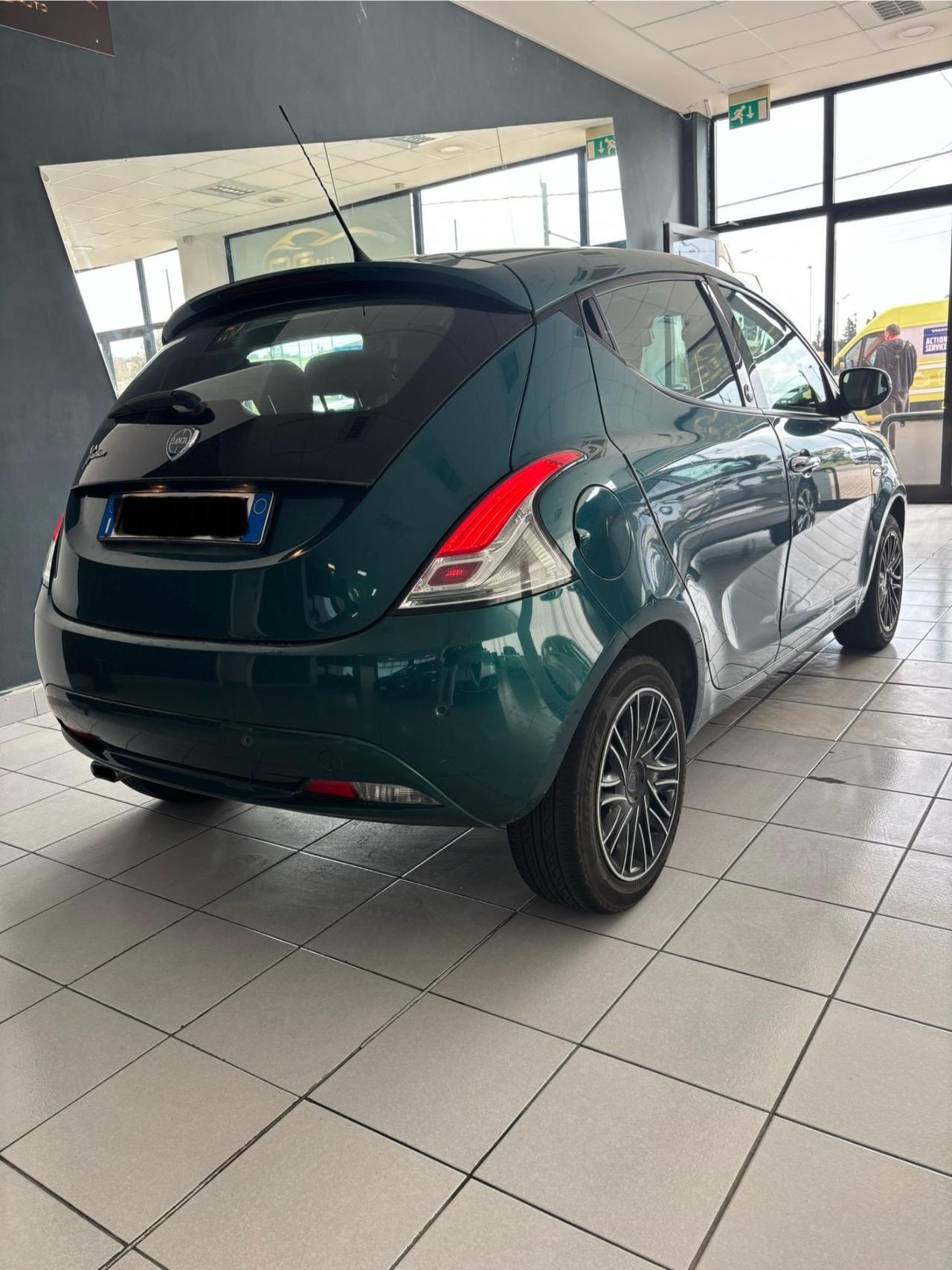 Lancia Ypsilon 1.2 69 CV 5 porte GPL Ecochic Gold