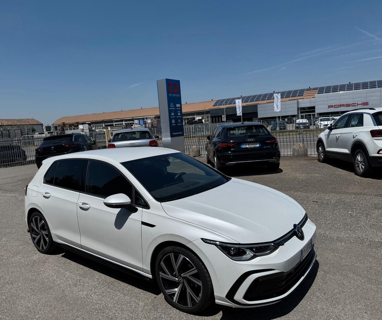 Volkswagen Golf 2.0 TDI 150CV DSG R-Line / MATRIX / NO VINCOLI