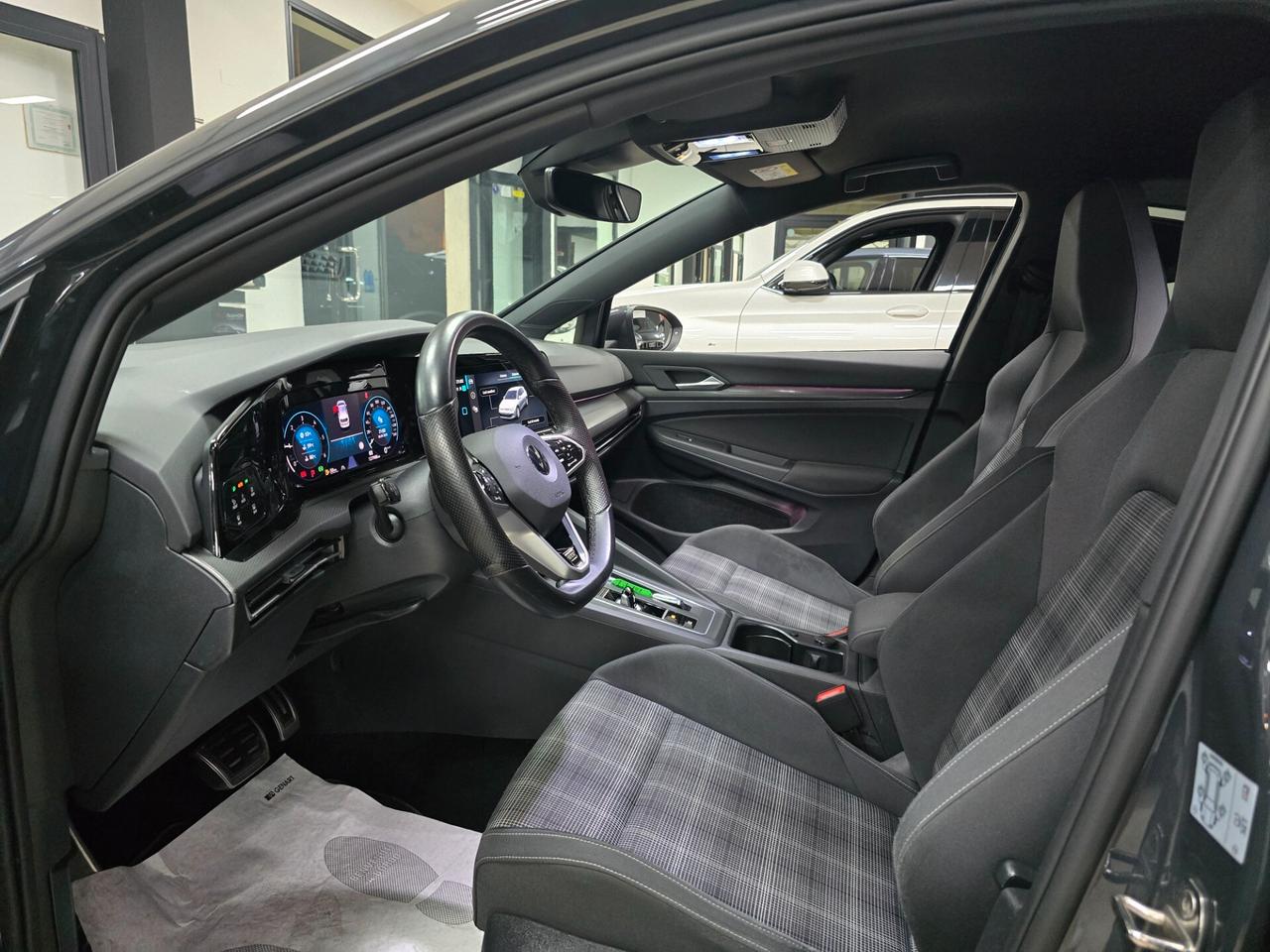 Volkswagen Golf 2.0 TDI GTD DSG