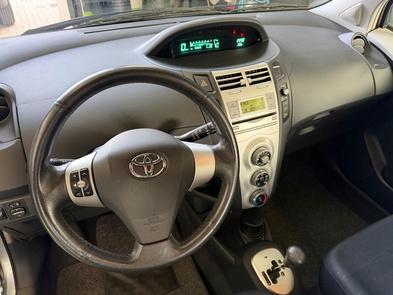 Toyota Yaris 1.3 CAMBIO AUTOMATICO -SOLO 93.500KM-
