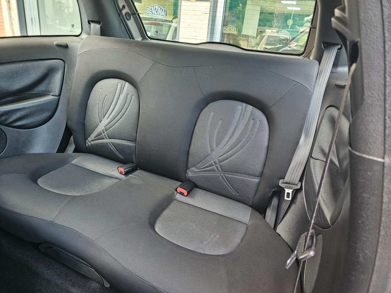Lancia Ypsilon 1.3 MJT 75 CV Diva