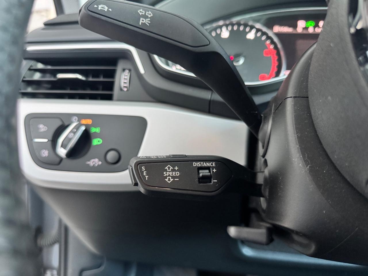 Audi A4 35 TDI/163 CV S tronic line edition