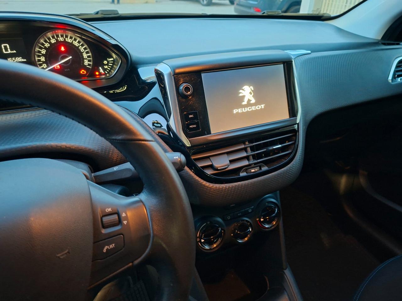 Peugeot 208 BlueHDi 100 S&S 5 porte Signature