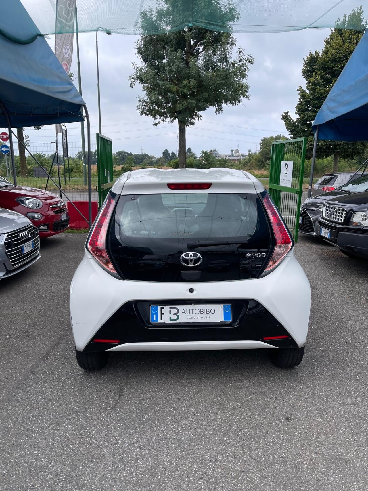 Toyota Aygo 1.0 VVT-i 69 CV 5 porte x-play